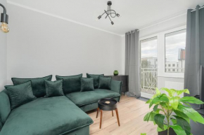 Spacious Apartment Ideal for Families by Noclegi Renters